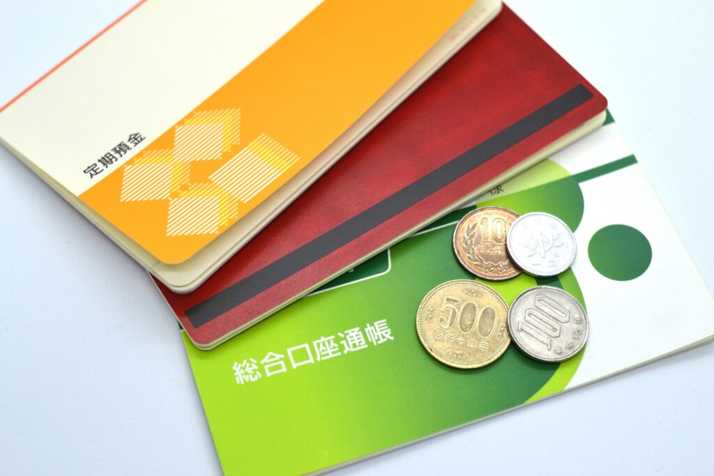 銀行口座がイメージできる画像